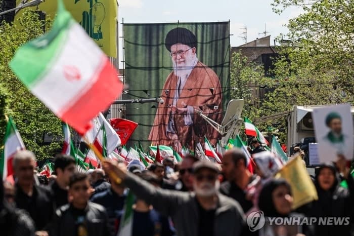 이란서 하메네이 사망 '40일' 추모행사…아들 모즈타바는 어디에?