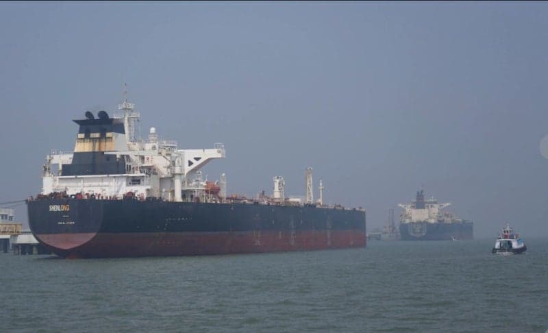 이란, 이스라엘 휴전 위반에 호르무즈 통행 다시 차단…유조선 2척만 통과