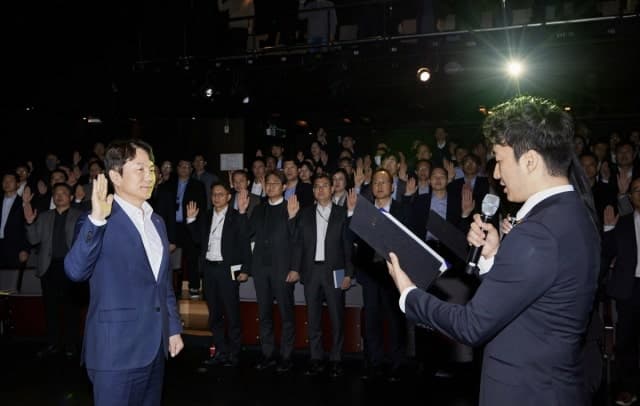 KB손보, '소비자서비스헌장' 선포…구본욱 사장 "단순 외침 아닌 우리 행동 바꿀 기준"