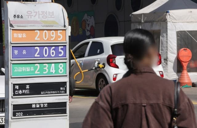 서울 휘발유 이어 경유도 2000원 돌파…3년 8개월 만에