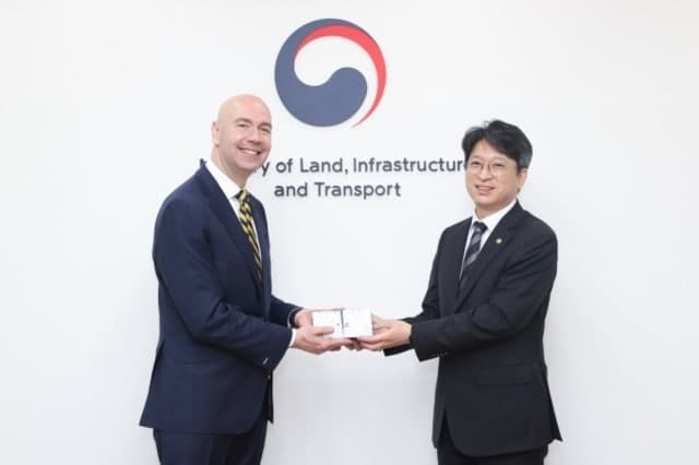 홍지선 국토차관, 미국 도로교통안전청장 면담…한·미 자동차 안전정책 협력 강화