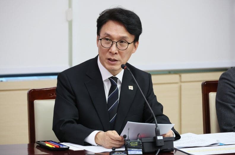 김 총리 "중동전쟁, 건설자재 전반에 영향…정유사 아스팔트 원가 공개 검토"