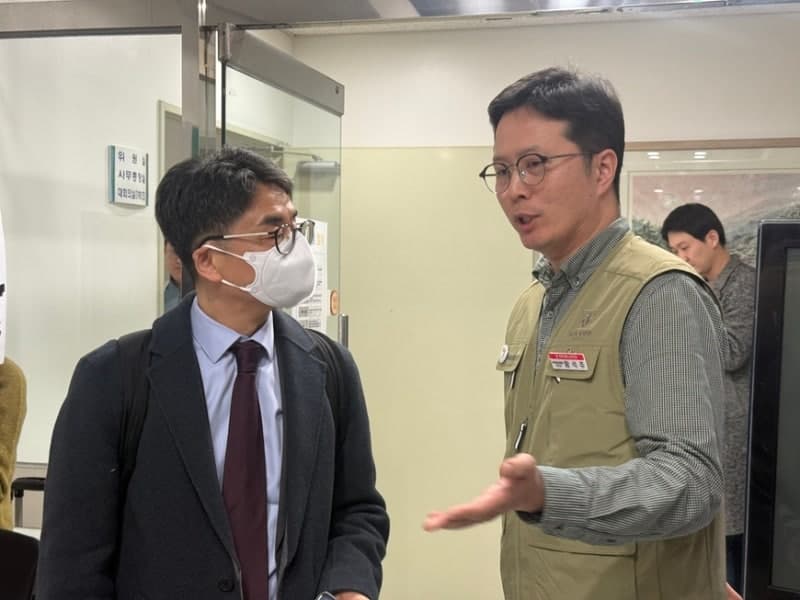 방미심위 김우석 상임위원 호선 과정서 "본인이 부당 절차에 개입" 논란