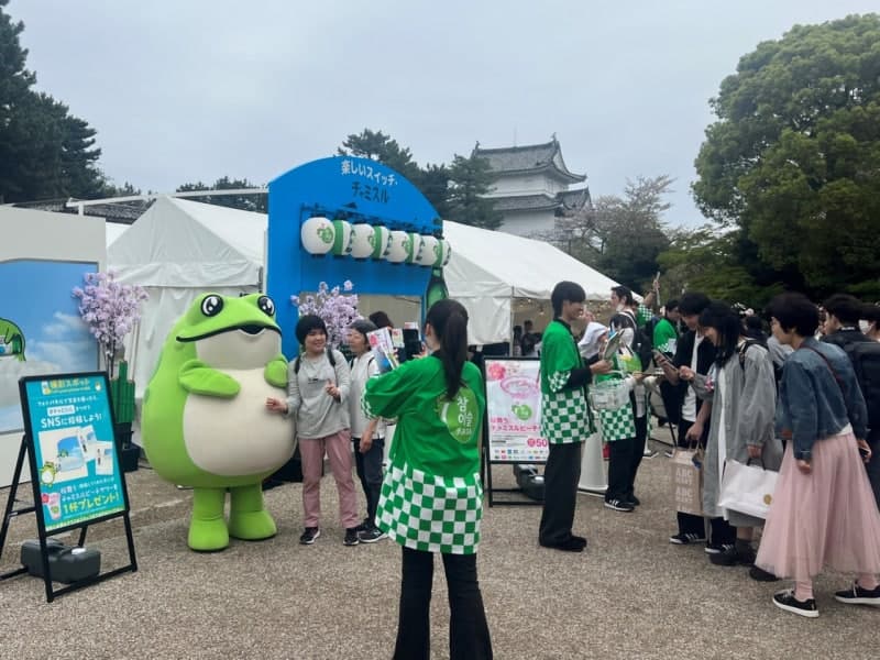 하이트진로, 日 벚꽃 축제서 '참이슬' 현장 공략 통했다…1만명 방문