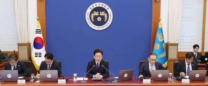 李대통령 "중동정세 낙관 일러…호르무즈 선박 안전귀환 가장 시급"