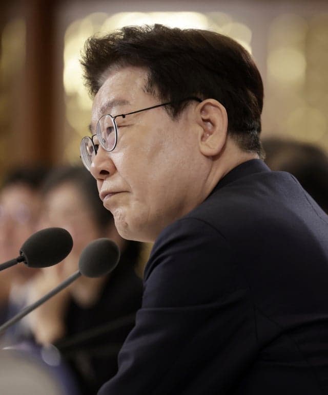 李 대통령 "소액주주 배당소득 분리과세 검토…부동산 자금, 주식으로 물꼬 터야"