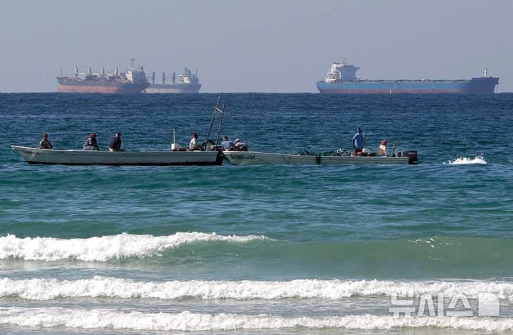 이란, 호르무즈 통행료 징수…트럼프 "합작사업 고려"