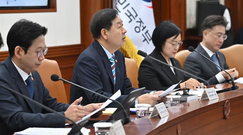 민생물가 총력 대응, 석유 최고가·통신비·사교육비 관리 강화