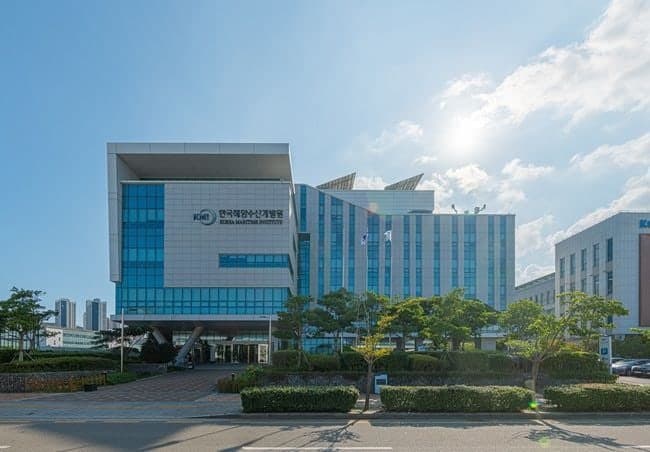 KMI, "우주에서 바다를 본다" 해양 위성정보 활용 로드맵 제시