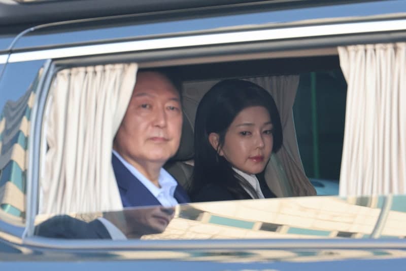 경찰, 尹부부 '캣타워 횡령 의혹' 수사 중지…국수본 지휘로 재수사 예정