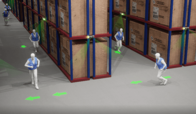 "연기 속 바닥에 탈출 화살표"…철도연, 물류센터 화재 인명피해 줄일 '스마트 피난안내' 실증