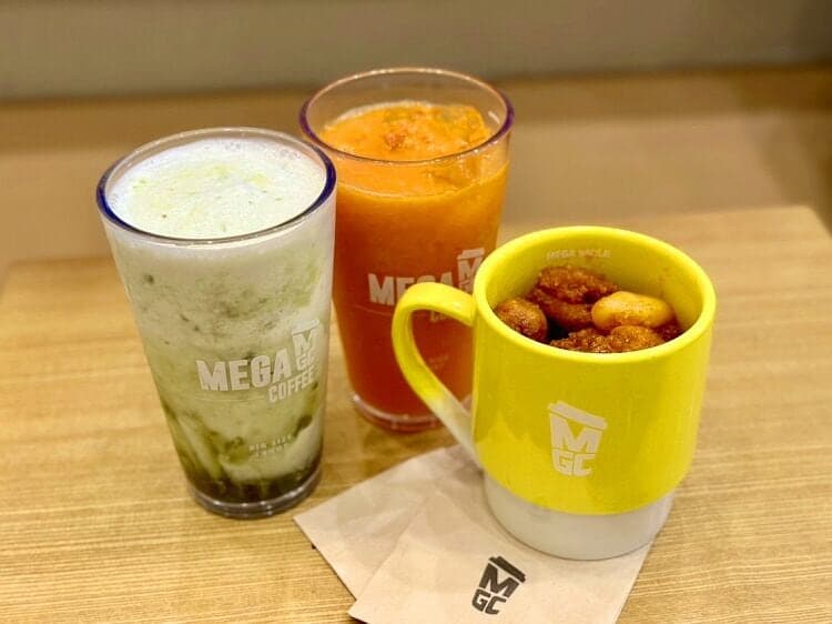 메가MGC커피, '엠지씨네 양념 컵치킨' 4주 만에 35만개 판매 돌파 "8초에 1개씩 팔렸다"