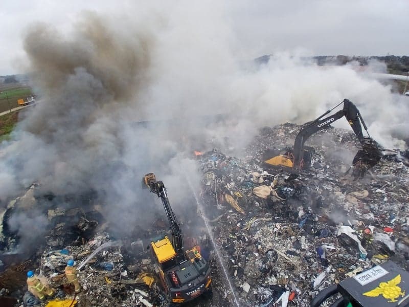 익산 폐기물 처리장 화재…폐기물 500톤 불에 타, 7시간 30분 만에 초진