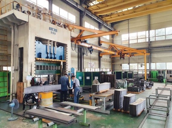 전북 제조업체 78% "중동 사태로 경영 타격"…고유가·물류비에 수익성 악화 직격탄