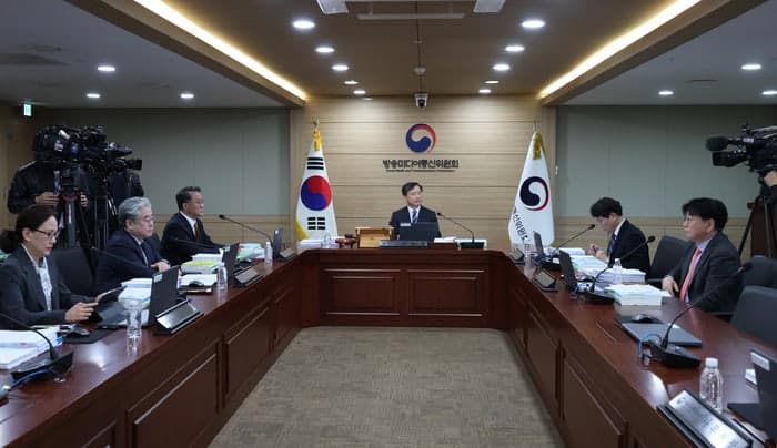 방미통위, 출범 6개월 만에 첫 전체회의…방송사 재허가·단통법 폐지 후속조치 의결