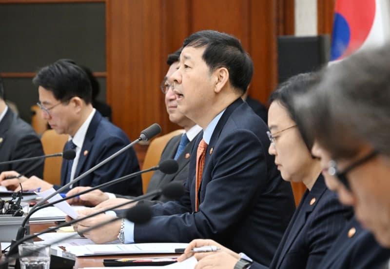 구윤철 "천둥 멈췄지만 먹구름 그대로"…나프타 등 핵심 원료 공급망 긴장 유지 강조