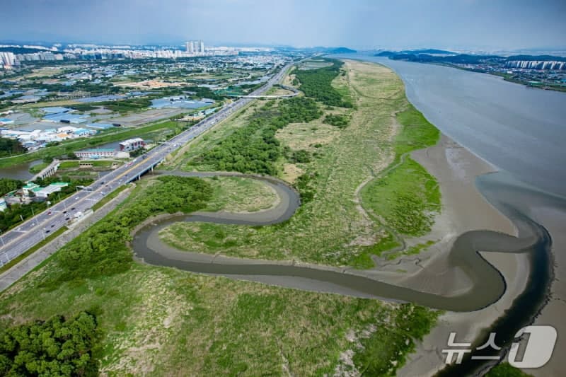 고양시, "철책 안 생태계 보고" DMZ 평화의 길 17일부터 개방