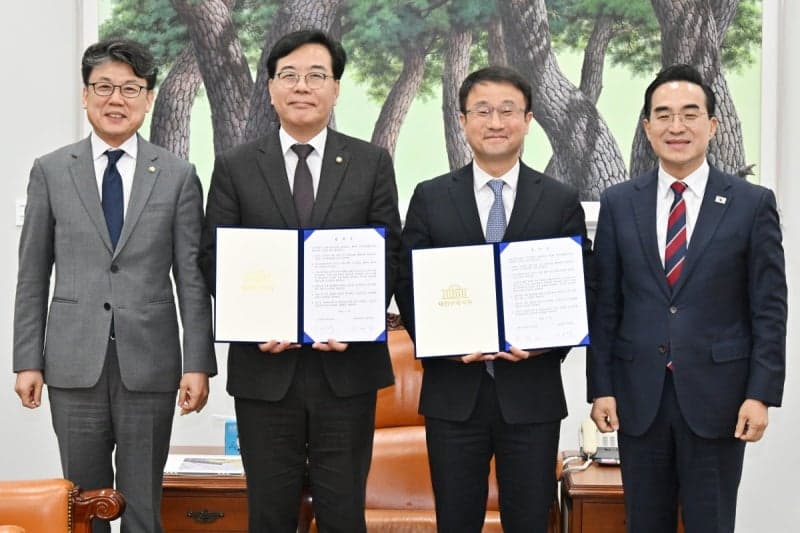여야, 26조2000억원 규모 추경안 합의…"국민 70% 최대 60만원" 지원금 감액 없다