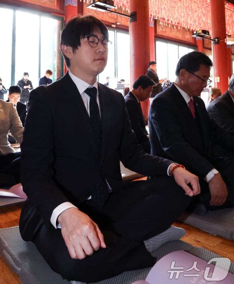 李 "하정우, 작업에 넘어가지마라"… 부산 북갑 보선 '슈퍼매치' 성사되나