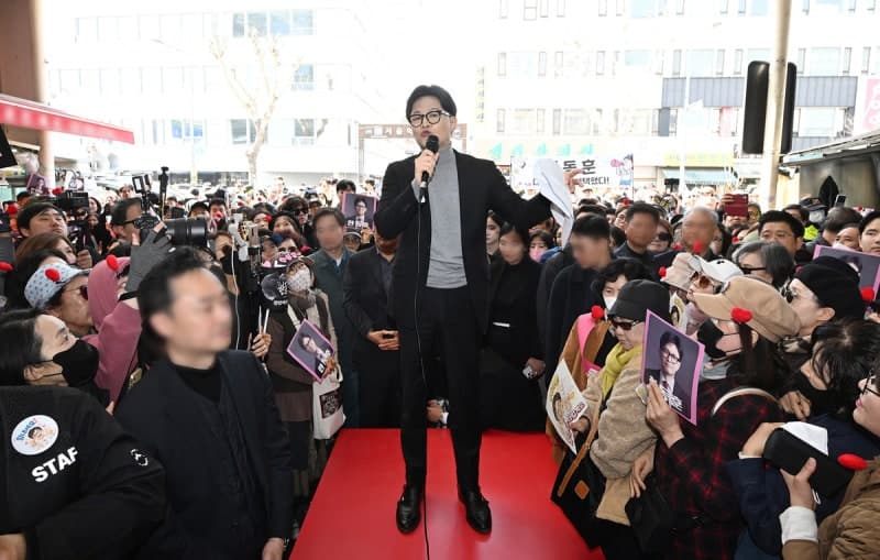 한동훈, 부산 북구갑 출마 시사 “난 읽기 쉬운 마음”… 조국·하정우 향해 “간보지 마라”
