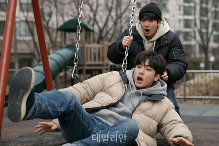 놀이터 그네 중상, 친구에 2억 배상