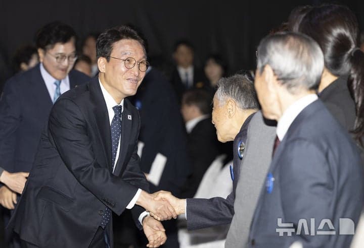 김민석 총리, 전주서 '동행축제' 개막 선언…"경제 살릴 시작되길"