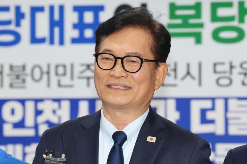 송영길 전 민주당 대표, 김영록 예비후보 지지 선언 "이재명 정부 성공 뒷받침해야"