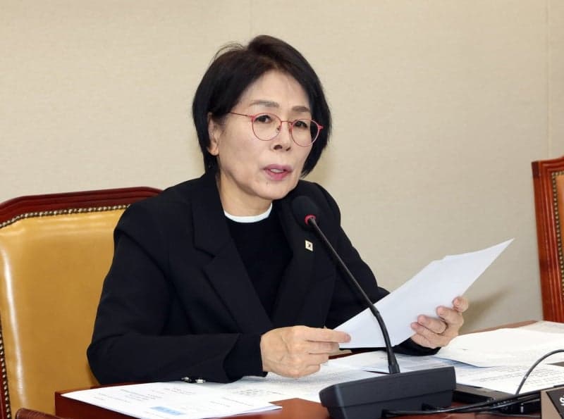 최민희 의원 타이어 '쇠젓가락' 논란…경찰 "외부인 소행 정황 없어"