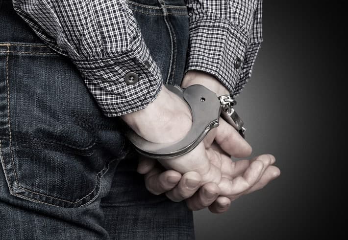 수면제 김밥 먹이고 금품 훔친 친척, '남편 장례식 후 친해진' 50대 실형