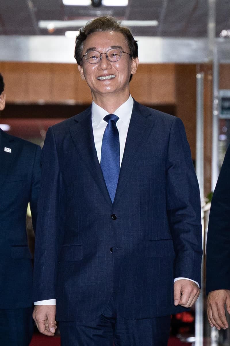 전재수 '통일교 금품 의혹' 무혐의 처분… "까르띠에 수수 의심되지만 시효 지나"