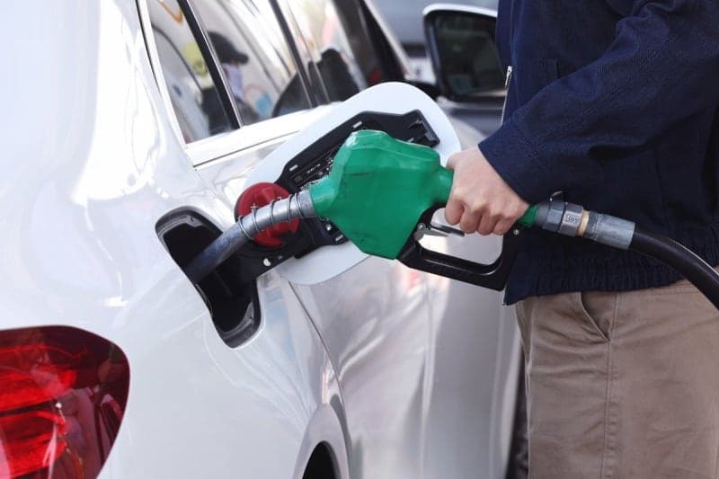 기름값 폭등 틈타 경기도 주유소 4곳 가짜석유 적발, 과징금 처분