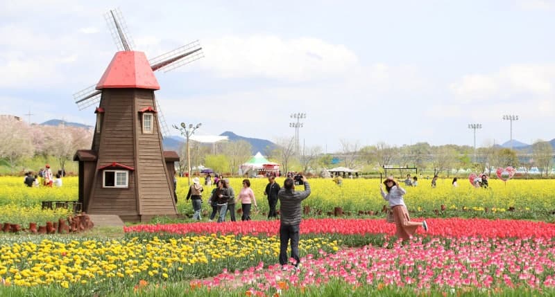 '낮 최고 25도' 완연한 봄 날씨…큰 일교차 '조심'