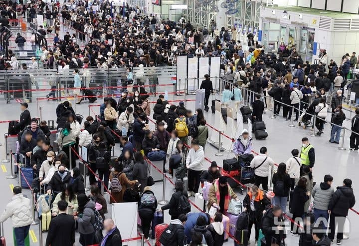 "K-콘텐츠 보러 와요" 외국인 한국행 검색 38%↑…김해공항 66% 급증