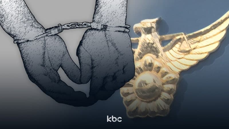 만취 30대, 중학교서 난동 부리고 옷 벗은 채 상가 활보하다 현행범 체포