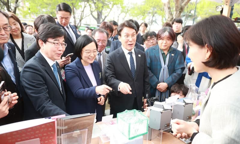 "소비로 지역 살린다"…중기부, '4월 동행축제' 개막