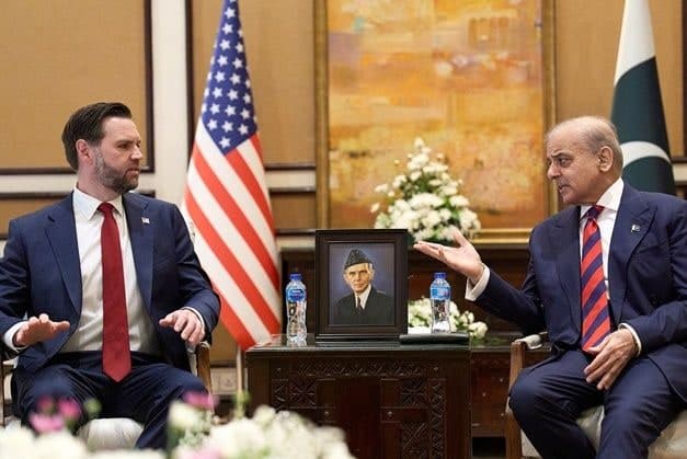 “밴스 미 부통령, 파키스탄서 새벽 4시 넘도록 이란과 협상 이어가”