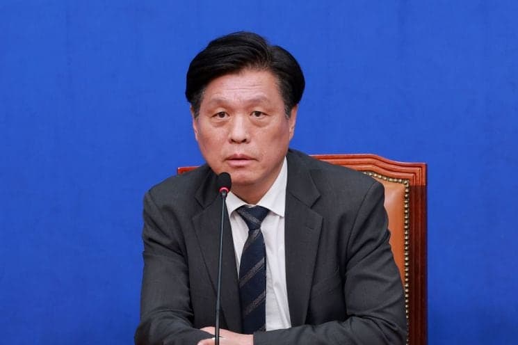 與 "하정우 영입, 과거보다 진전된 상황…울산 남구갑 재보선 후보 먼저 정리"