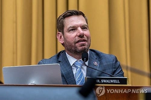 '캘리포니아 주지사 유력후보' 미 민주 의원, 성폭행 의혹 수사