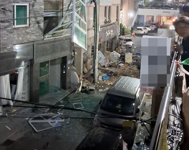 새벽 청주 봉명동 상가 가스 폭발 사고, 주민 10여 명 부상