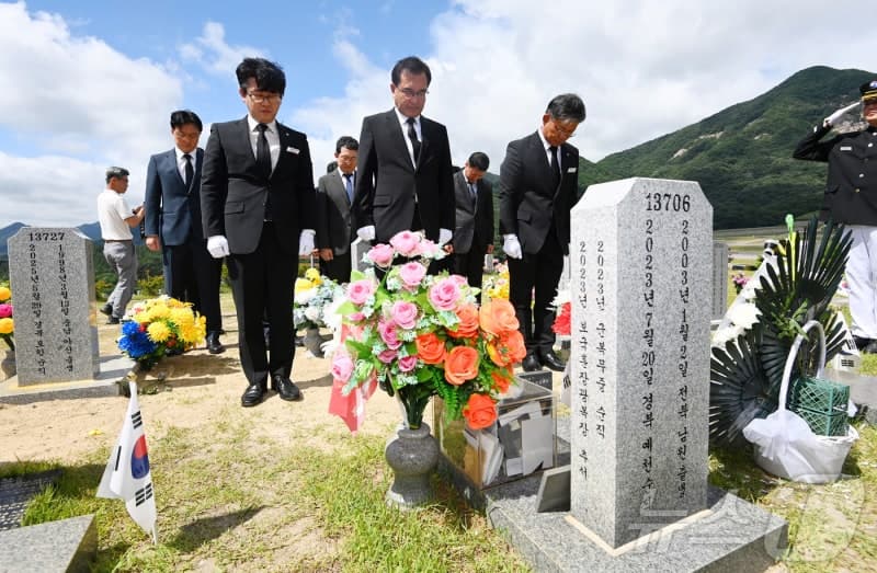 채 해병 유족 "지휘관들 자식이었어도 흙탕물에 장비없이 투입했겠나" 임성근 엄벌 호소