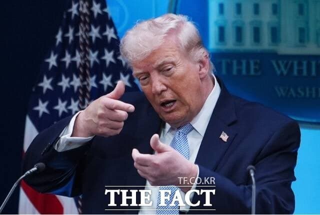 미국, 호르무즈 해협 해상 봉쇄 개시…이란