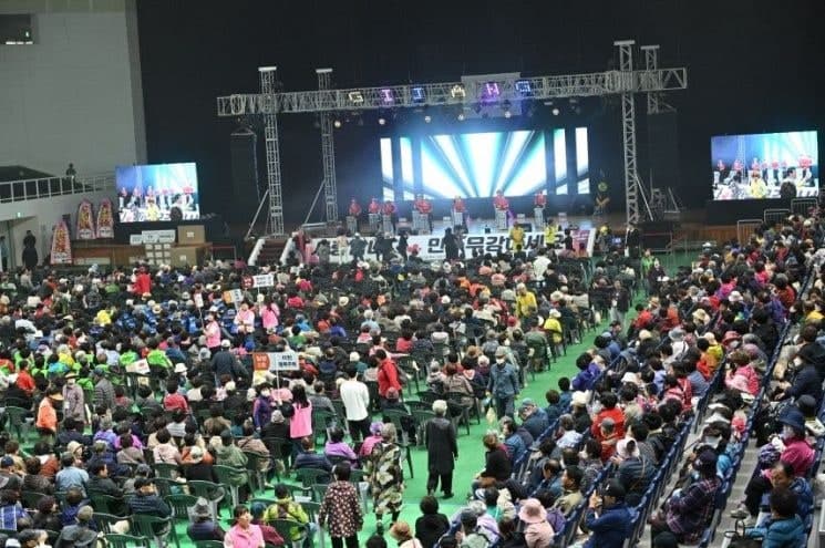 기장군, 15일 '어르신 한마당 축제' 개최…건강 체크·취업 상담 등 세대공감 봄잔치 마련