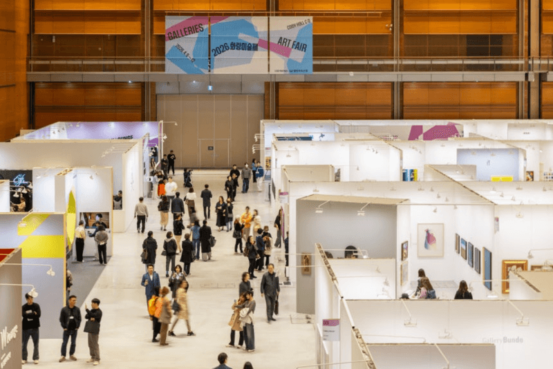 불황 뚫고 5만 명 몰린 '2026 화랑미술제'…"중저가 작품 고르게 판매"