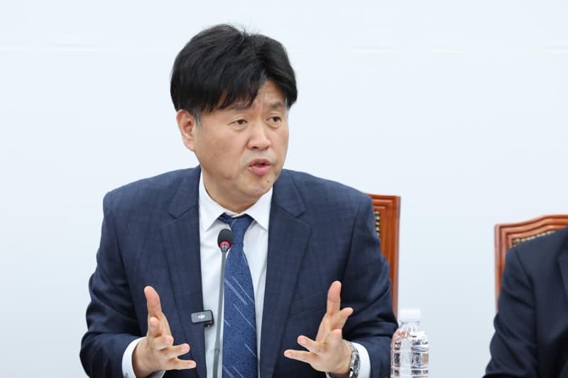 김용 "보궐선거 출마하고 싶다"…민주당 "김용은 무죄"