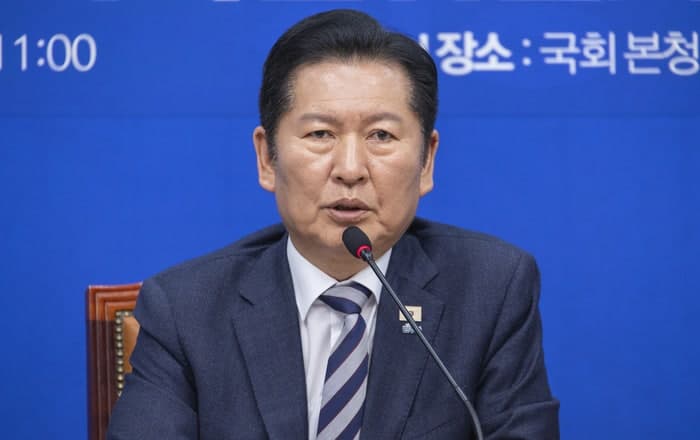 정청래 "당비 101억 낭비? 대선 대출 상환한 것…허위 사실 법적 조치"