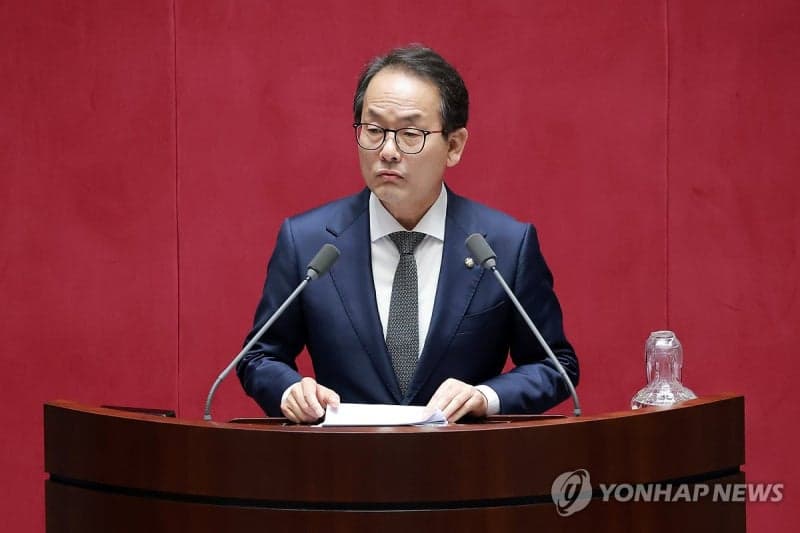 민주당 "원내대표·의장단 선거, 5월 초 실시…선관위 설치 예정"
