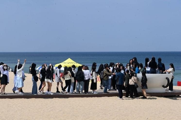 수학여행 2박 3일 60만원 논란에 현직 교사 "자괴감 크고 멘탈 털린다"