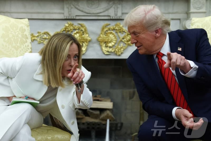 伊 멜로니, '교황 공격' 트럼프 "용납할 수 없어" 이례적 비판