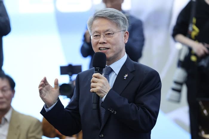 민주당 전남광주통합특별시장 후보에 민형배…현직 김영록 꺾고 본선행