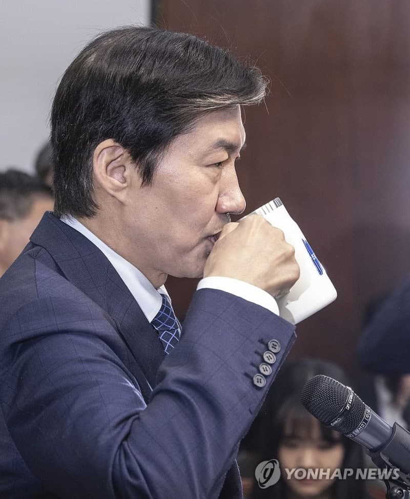 재보선 출마 발표하는 조국 대표, "조국은 목마르다"